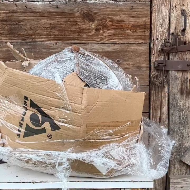 Опоры для растений VADKOVKA – садовый декор из металла.
Опоры клетки круглые высота 1,5 м диаметр круга 50 см. Поилка для птиц. Опора для пионов с сеткой. Опора телескопическая для гортензий, роз на штамбе. Декоративные подставки/подвески для цветов, подсвечников. Металлические шар для декора участка. Металлические олени для декора участка. Каркас металлический складной для укрытия растений на зиму. Кустодержатели из профильной трубы. Разных размеров, от маленького до большого диаметра. Кормушки для птиц подвесные. Опора клетка круглая. Высота 100 см, диаметр круга 50 см. Опора клетка квадратная для растений. С естественной ржавчиной. Высота 125 см ширина 40 см. Кустодержатель из металлического прута 8 мм с естественной ржавчиной. Диаметр круга 50 см, высота ножек 75 см. Пики для декора участка, растений. Опора двойная для поддержания растений с высоким стеблем. Кресло в стиле лофт для улицы. Опора для клематисов и вьющиеся растений. Уличный столик. Опора/пергола для вьющихся растений, винограда. Каркас для скамейки. Цветочница для балкона. Полка в гараж из арматуры. Дровница. Опора для роз, кустарников, вьющихся растений высота 2 м, ширина 45 см-30 см. Опора для кустарников диаметр круга 50/40 высота 1 м. Подставка для вазона. Походный мангал. Сиденье для качелей. Арка для винограда. Цветочница.

@vadkovka